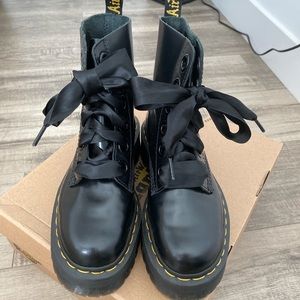 Dr. Martens Molly Platform Boots